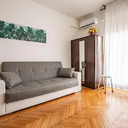 Apartment Bijoux Elegante Next To Piazza Volta Como