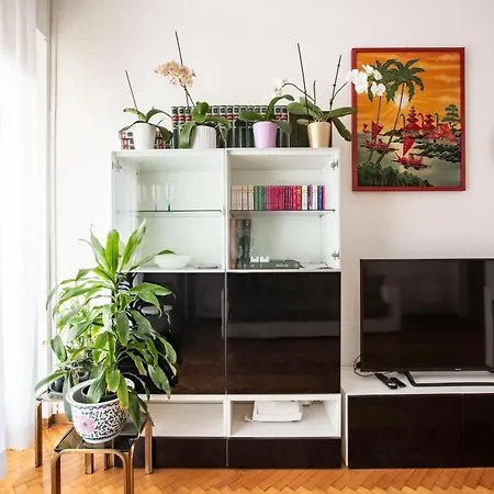 Bijoux Elegante Next To Piazza Volta Apartman *