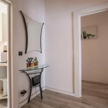 Bijoux Elegante Next To Piazza Volta *