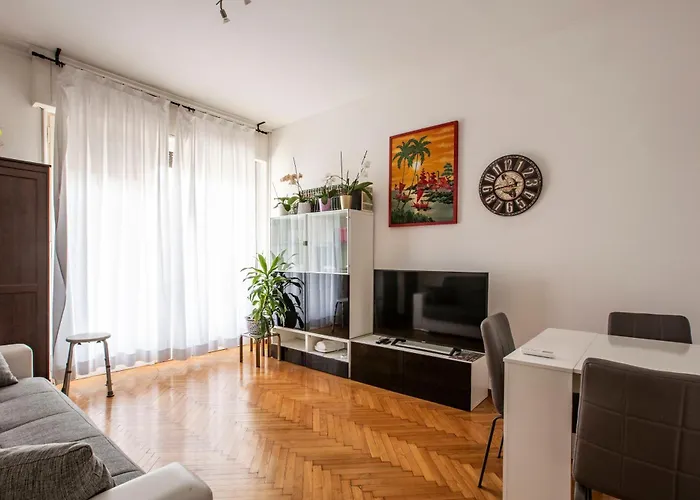 Bijoux Elegante Next To Piazza Volta Apartment