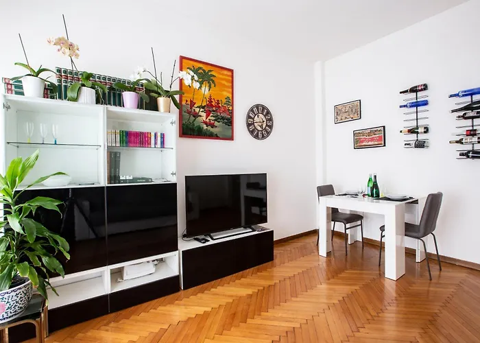 Bijoux Elegante Next To Piazza Volta Apartment