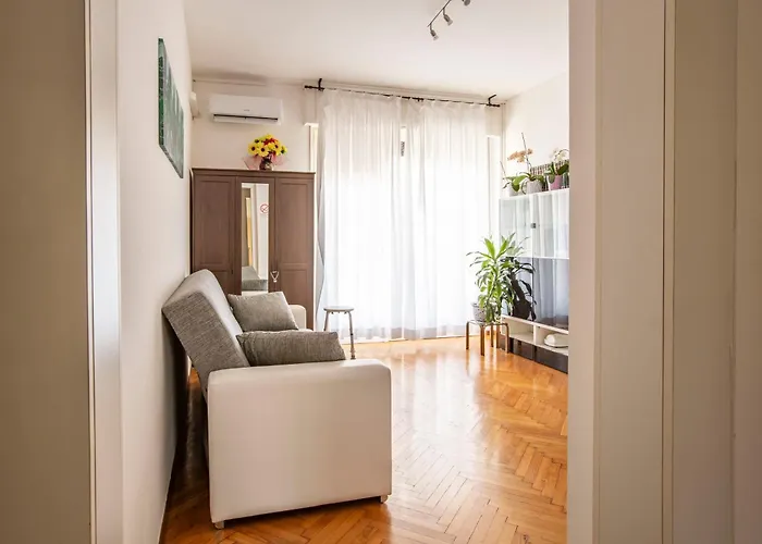 Apartment Bijoux Elegante Next To Piazza Volta Como