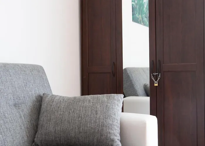 Bijoux Elegante Next To Piazza Volta Apartment