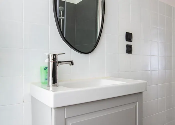 Apartment Bijoux Elegante Next To Piazza Volta